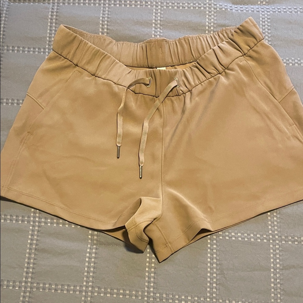 Lululemon On The Fly Women's Athletic Shorts